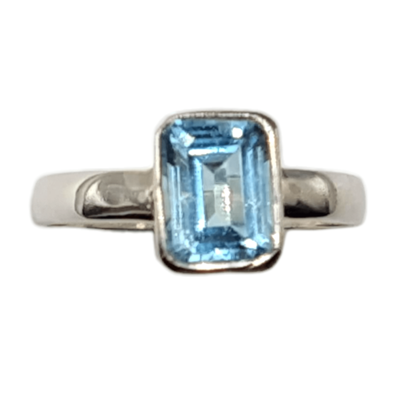 Inel din argint cu topaz albastru - Madammi.ro Inel din argint cu topaz albastru - Madammi.ro