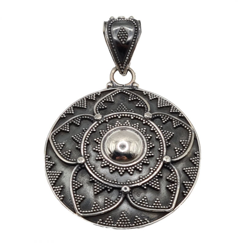 Pandantiv din argint cu aspect vintage - mandala- India -Madammi.ro Pandantiv din argint cu aspect vintage - mandala- India -Madammi.ro