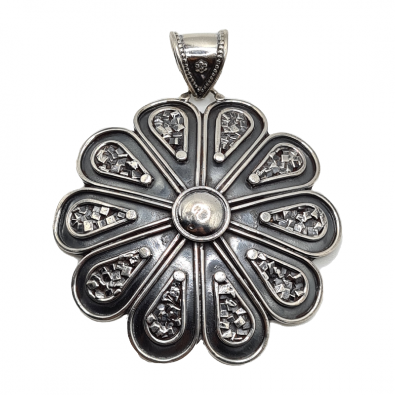 Pandantiv din argint cu aspect vintage - floral - India -Madammi.ro